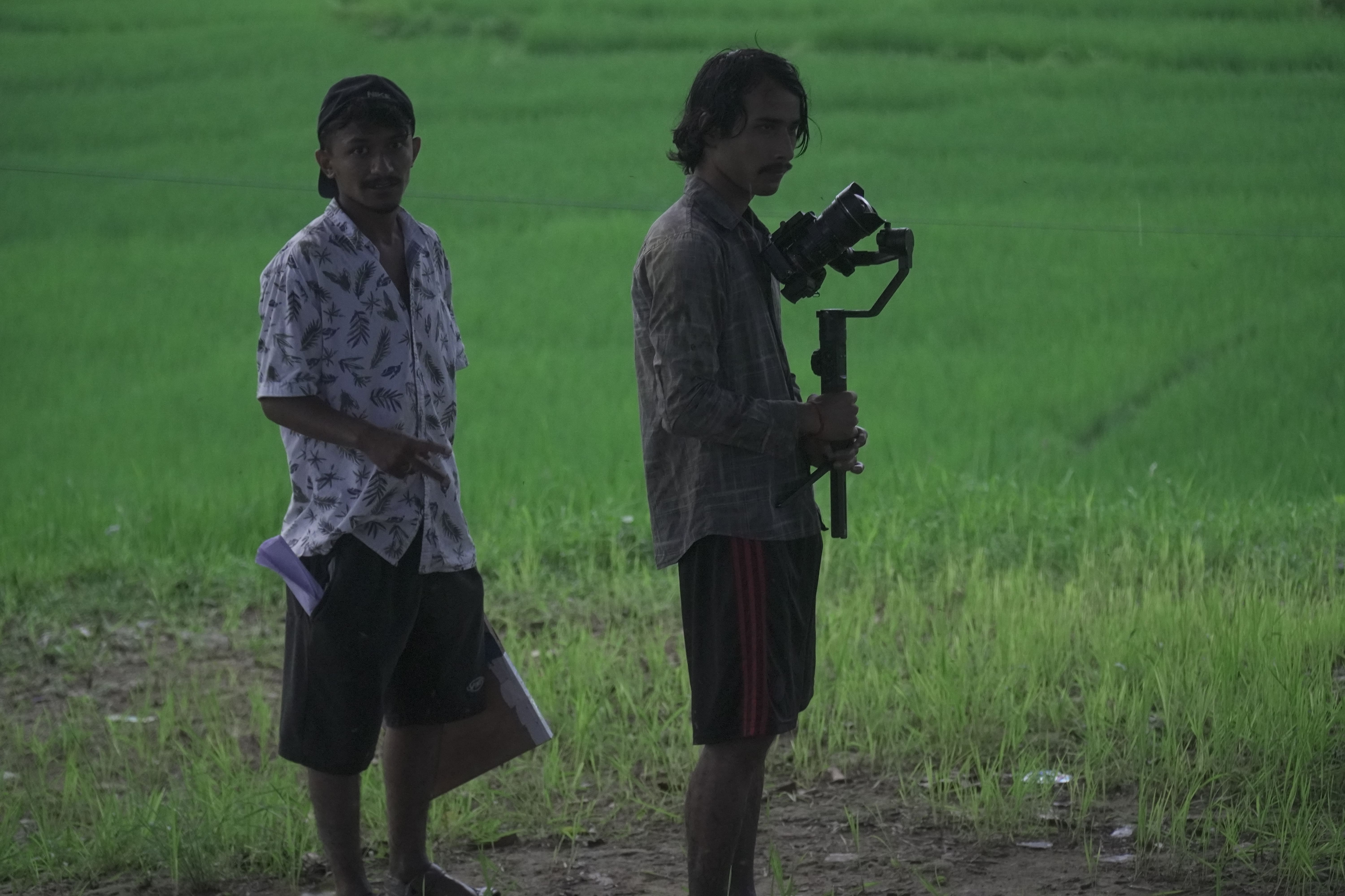 Behind the scenes 24