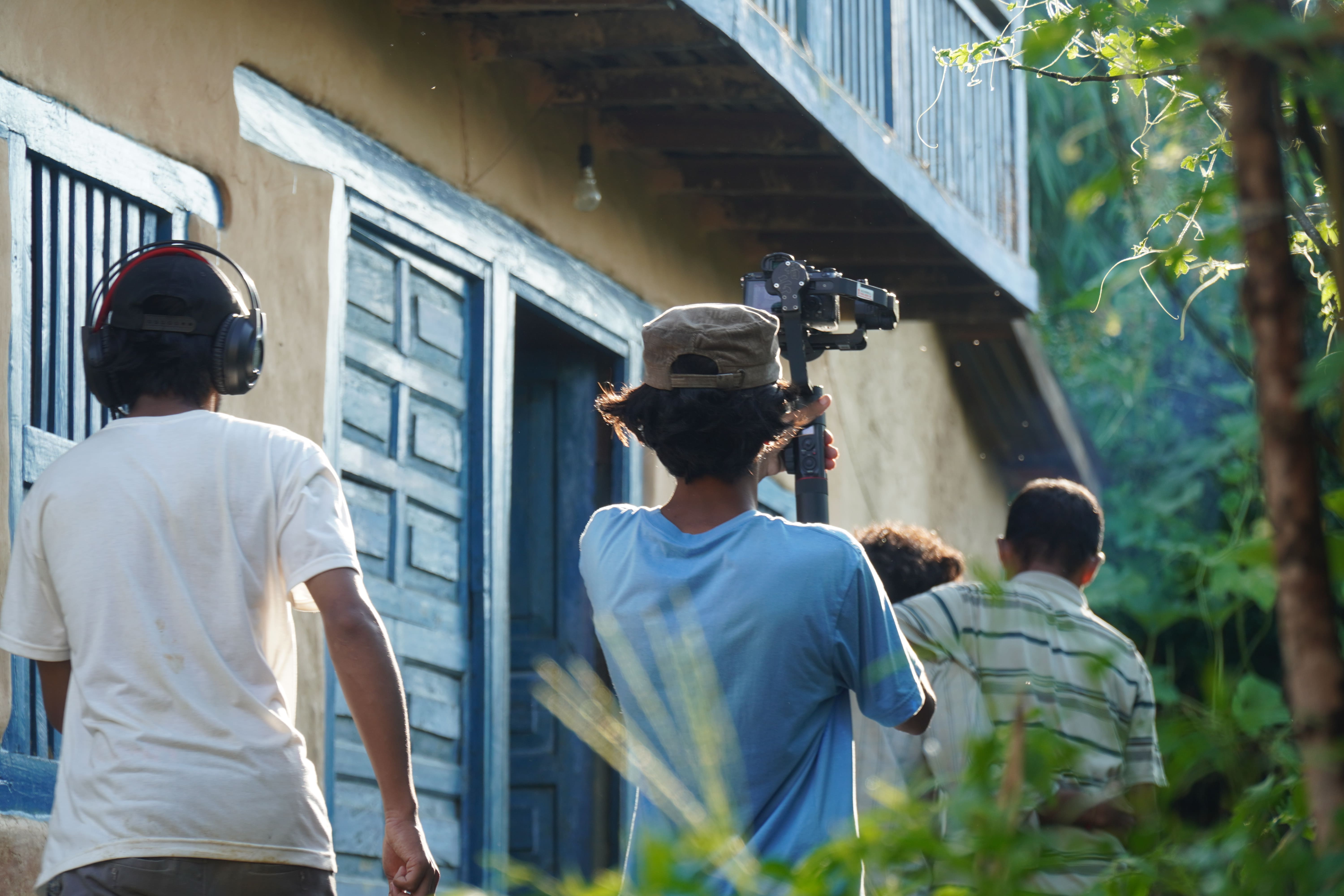 Behind the scenes 26